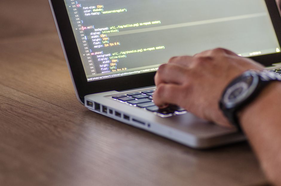 Operação de Um Homem Só: Como Gerenciar 30 Clientes no Google Meu Negócio sem Contratar Equipe em 2026