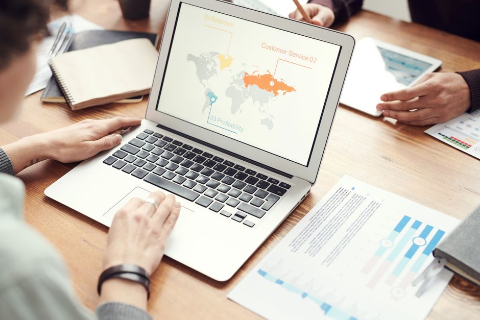 Como colocar seus clientes locais no topo do ChatGPT e Gemini em 2026: Guia para Agências